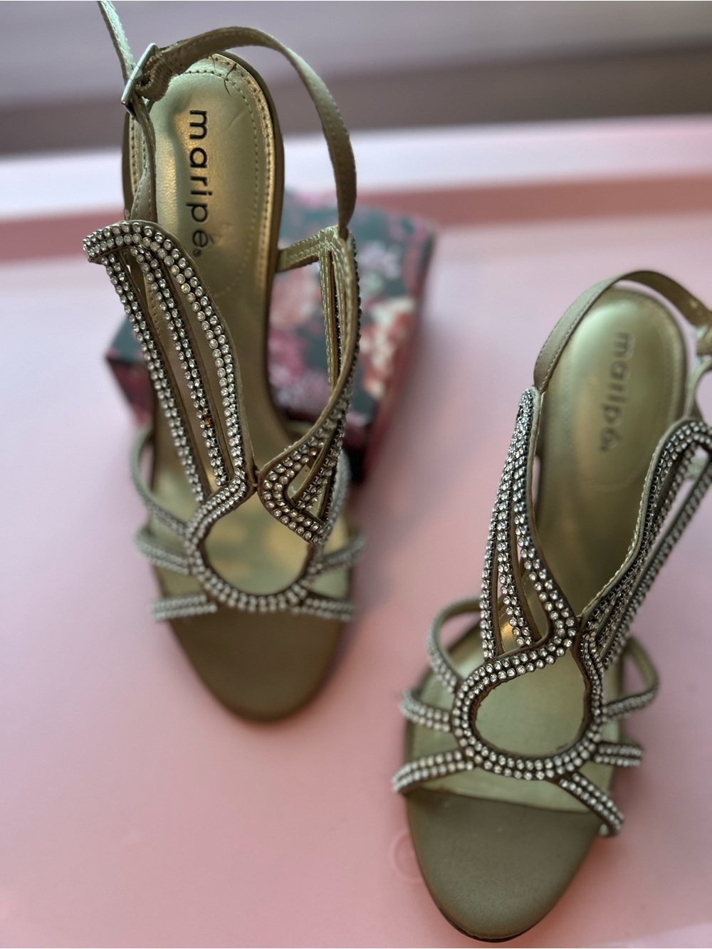 Maribé Metallic Gold with Crystal Embellishment Slingback Heels Sz 7